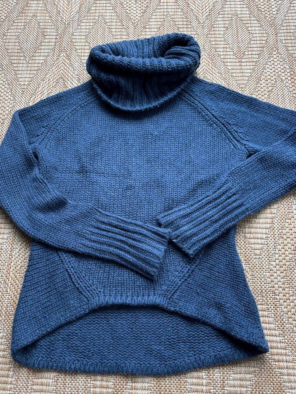Aether Turtleneck Sweater size 1 (XS)